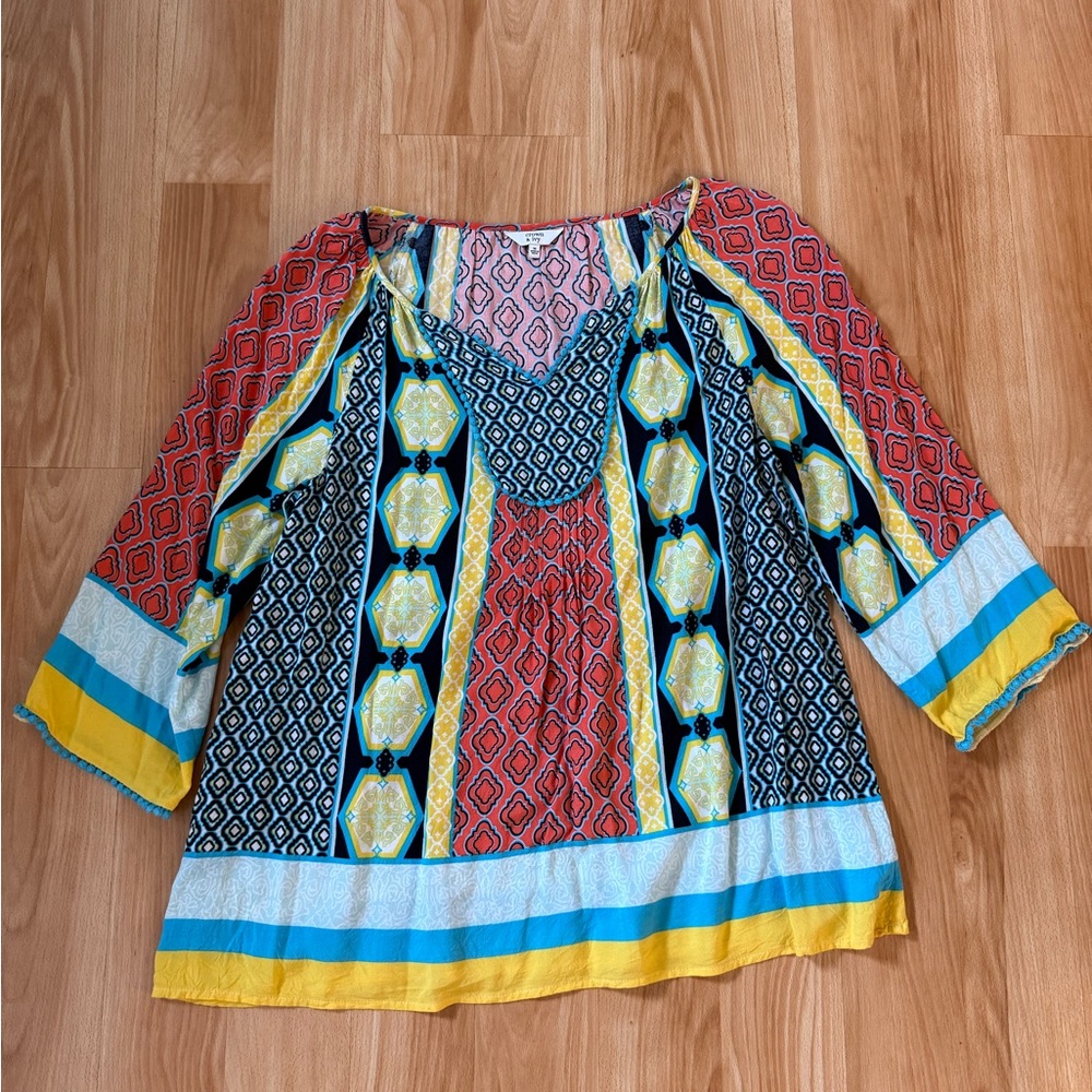 Crown & Ivy Multicolor Geometric Top